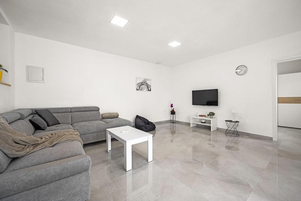 Apartment Olive Garden Near Pula 3 Km From Center And Only 4 Km From The Beach For 4 Persons Exteriér fotografie